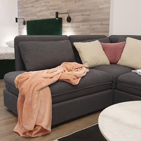 Apartments Lucic Слуни Экстерьер фото