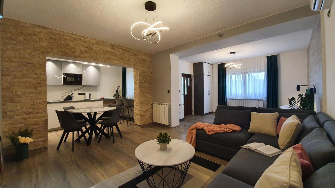 Apartments Lucic Слуни Экстерьер фото