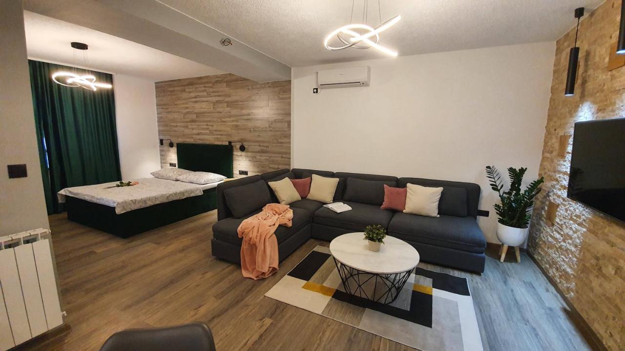 Apartments Lucic Слуни Экстерьер фото