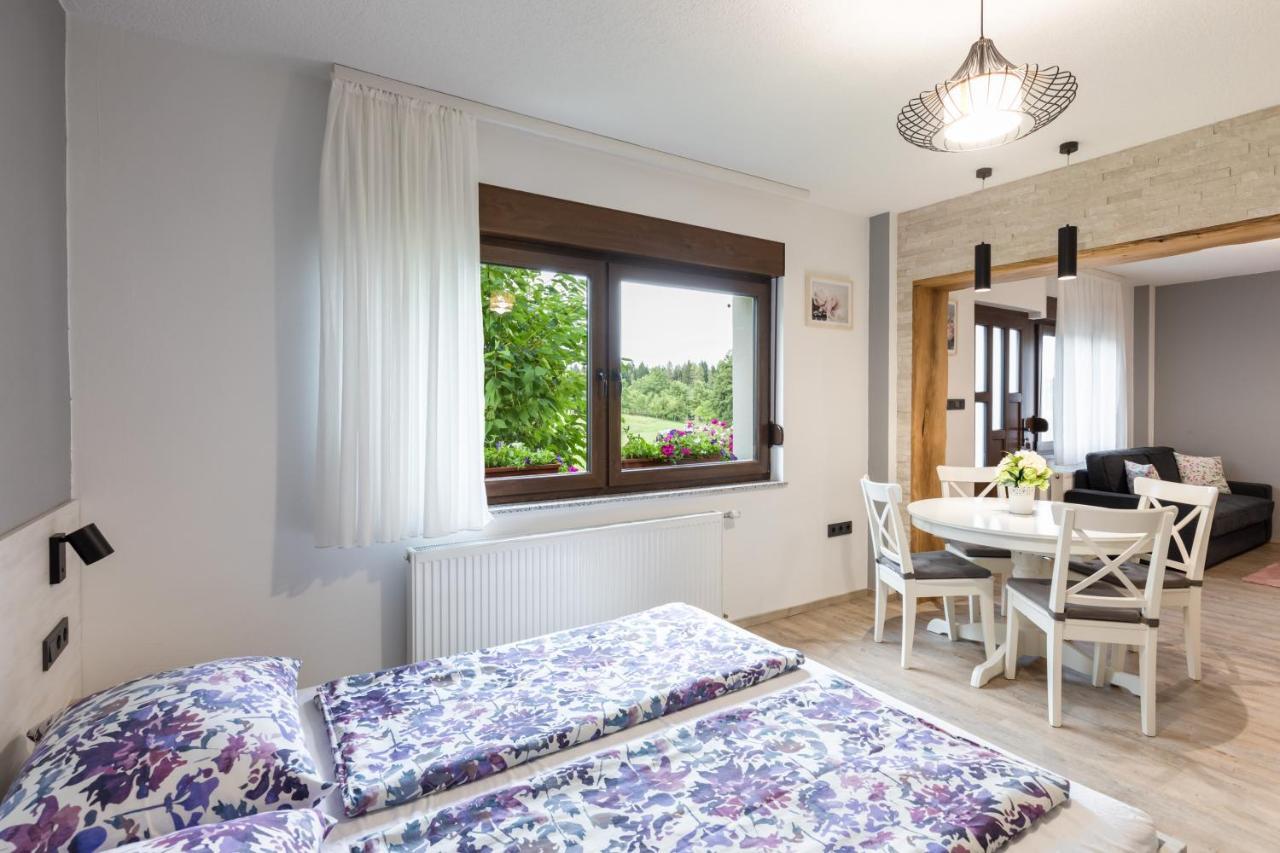 Apartments Lucic Слуни Экстерьер фото